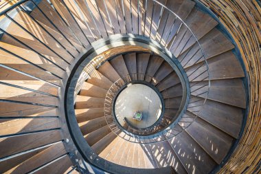 Spiral eğrisi şekil ahşap merdiven dekorasyon dış