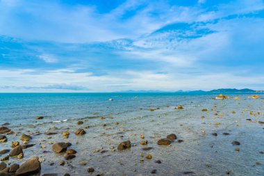 Samui Adası etrafında güzel açık tropikal plaj deniz ile Co