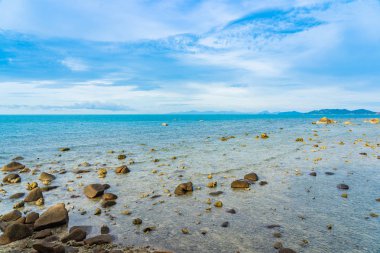 Samui Adası etrafında güzel açık tropikal plaj deniz ile Co