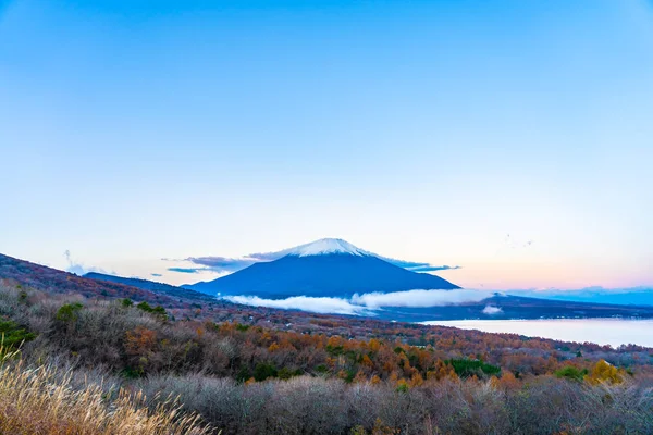 在山野子湖或山中湖美丽的富士山 — 图库照片