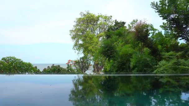 Imágenes Tranquilas Piscina Vacía Hotel Resort — Vídeo de stock