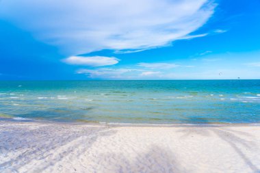 Deniz Okyanusu ve bea güzel açık tropikal doğa manzara