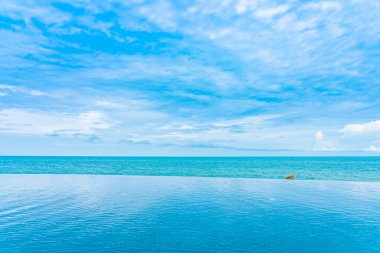 Se ile otel beldesinde güzel açık sonsuzluk yüzme havuzu