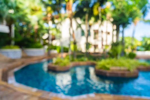 Desenfoque y desenfoque abstracto hermosa piscina al aire libre en caliente — Foto de Stock
