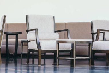 Açık veranda ile masa ve sandalye dekorasyon