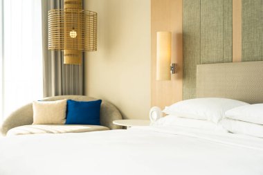 Güzel rahat yastık ve battaniye Yatak Dekorasyon