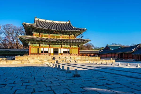 Piękna architektura budynek Changdeokgung pałacu w Seulu ci — Zdjęcie stockowe