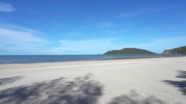 Güzel dalgalı denizin sakin görüntüleri.