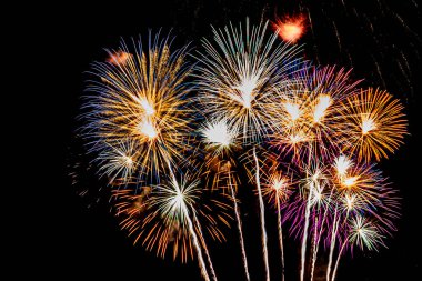 Kutlama yıldönümü için havai fişek ekran arka plan