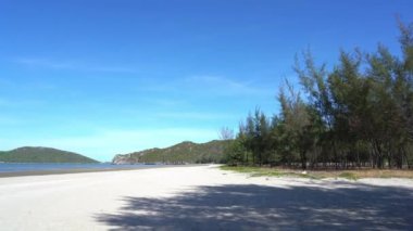 Güzel dalgalı denizin sakin görüntüleri.