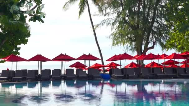 Ruhige Aufnahmen Von Leerem Pool Resort Hotel — Stockvideo