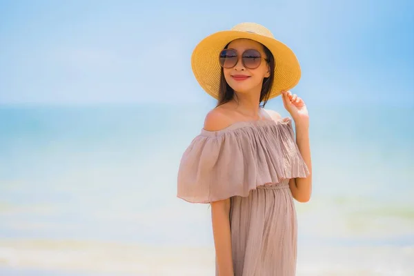 Portrait beautiful young asian woman happy smile relax on the tr — Stock Photo, Image