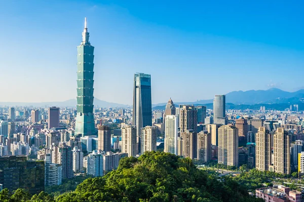 Vackra landskapet och stadsbilden av taipei 101 byggnad och arc — Stockfoto