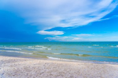Deniz Okyanusu ve bea güzel açık tropikal doğa manzara