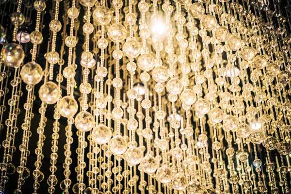 Piękne luksusowe kryształowe żyrandol dekoracja wnętrza — Zdjęcie stockowe