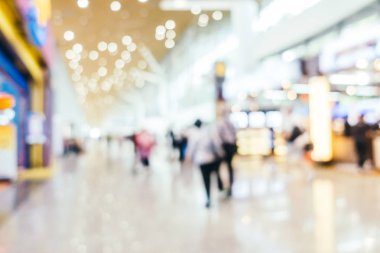 Soyut bulanıklık ve Havaalanı yolcu trans için terminal defocused