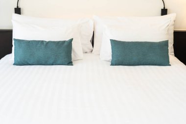 Güzel lüks ve konforlu yatak odası iç dekorasyon zekâ