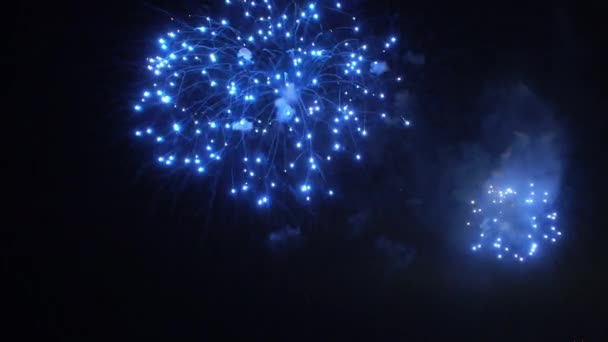 Images Rapprochées Feux Artifice Explosant Dans Ciel Nocturne — Video