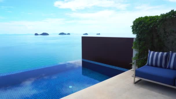 Ruhige Aufnahmen Von Leerem Pool Resort Hotel — Stockvideo