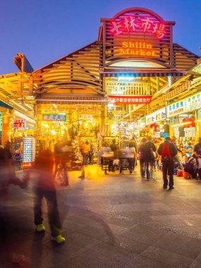 Taipei, Tayvan - 1 Aralık 2018: Po Shilin gece pazarı olduğunu