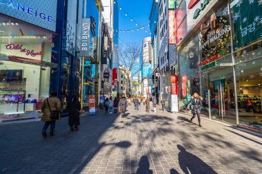 Seoul, Güney Kore 10 Aralık 2018: Myeong dong pazarı 