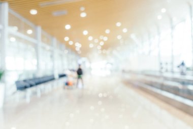 Soyut bulanıklık ve Havaalanı yolcu trans için terminal defocused