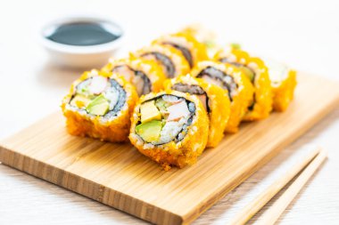 California maki suşi rulo