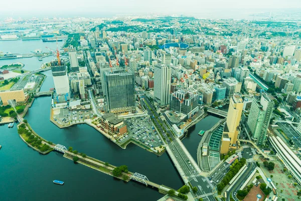 Schönes Gebäude und Architektur in der Skyline der Stadt Yokohama — Stockfoto