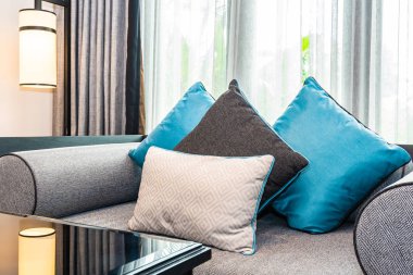 Oturma ro içinde kanepe yatak dekorasyon güzel rahat yastık