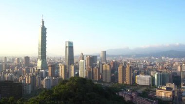 Modern megalopolis Asya şehrinin manzaralı görüntüleri