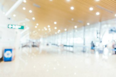 Soyut bulanıklık ve Havaalanı yolcu trans için terminal defocused