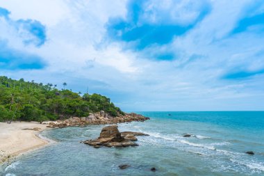 Samui Adası etrafında güzel açık tropikal plaj deniz ile Co