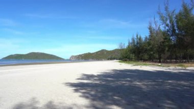 Güzel dalgalı denizin sakin görüntüleri.