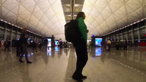 Waktu Berlalu Cuplikan Orang Berjalan Terminal Bandara — Stok Video