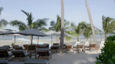 Güzel dalgalı denizin sakin görüntüleri.