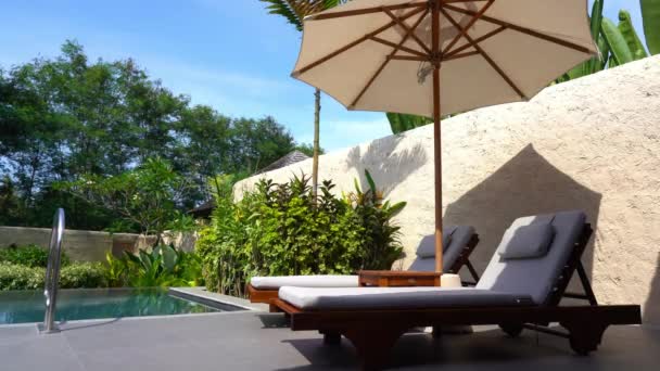 Ruhige Aufnahmen Von Leerem Pool Resort Hotel — Stockvideo