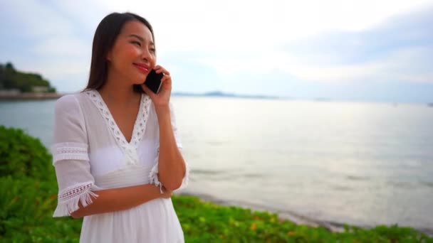 Séquences Femme Asiatique Sur Bord Mer Pendant Les Vacances Été — Video