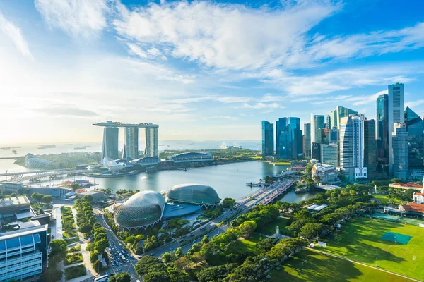 Hermoso edificio de arquitectura exterior paisaje urbano en Singapur — Foto de Stock