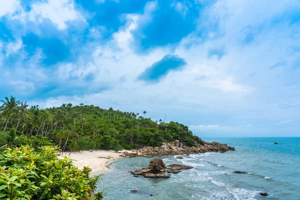 Beautiful outdoor tropical beach sea around samui island with co — Stock Photo, Image