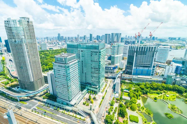 Beau bâtiment d'architecture dans tokyo ville skyline — Photo