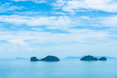 Samui Adası etrafında güzel açık tropikal plaj deniz ile Co