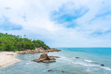 Samui Adası etrafında güzel açık tropikal plaj deniz ile Co