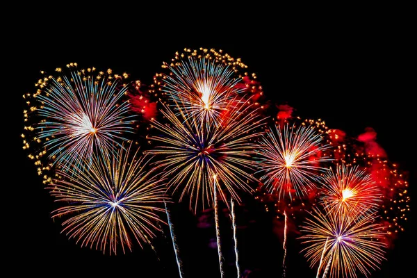 Fondo de exhibición de fuegos artificiales para aniversario de celebración — Foto de Stock