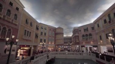 Çin, Macau - 8 Eylül 2018 Macao - Macao 'da alışveriş merkezi olan güzel lüks Venedik Otel ve Kumarhanesi