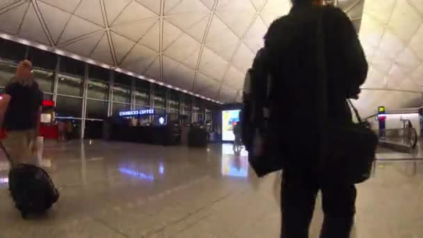 Waktu Berlalu Cuplikan Orang Berjalan Terminal Bandara — Stok Video