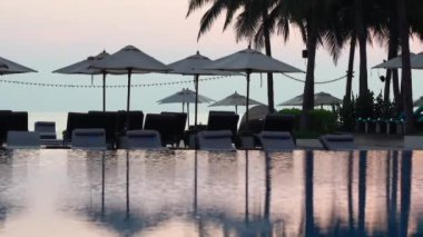 Güzel dalgalı denizin sakin görüntüleri.