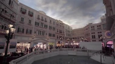 Çin, Macau - 8 Eylül 2018 Macao - Macao 'da alışveriş merkezi olan güzel lüks Venedik Otel ve Kumarhanesi