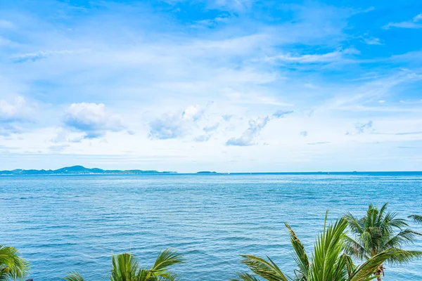 Beautiful panoramic landscape or seascape ocean with white cloud — Stock Photo, Image