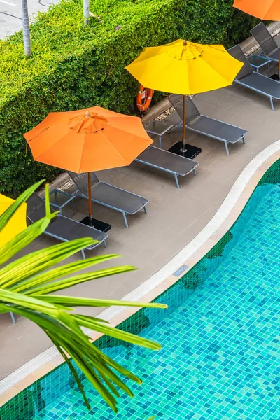 Gyönyörű kültéri úszómedence a szálloda üdülőterületén üdülési Vaca — Stock Fotó