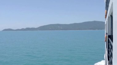 Güzel dalgalı denizin sakin görüntüleri.